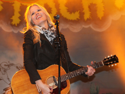 Ilse de Lange tijdens 35-jarig jubileumconcert Normaal (Landgoed Enghuizen in Hummelo 2010, Foto: Harold Pelgrom)