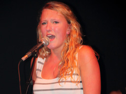 Van Oorsprong tijdens Rock 'n Ten Festival (Doetinchem 2010, foto: Harold Pelgrom)