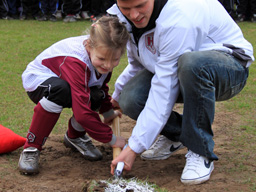Klaas-Jan Huntelaar tijdens verhuizing jeugd HC'03 van Hoog-Keppel naar Drempt (Hoog-Keppel 2011, foto: Harold Pelgrom)